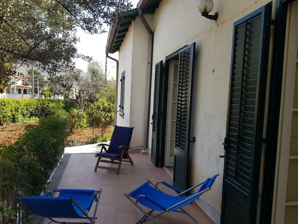 Villa Serrano Palermo 0*,  Italia