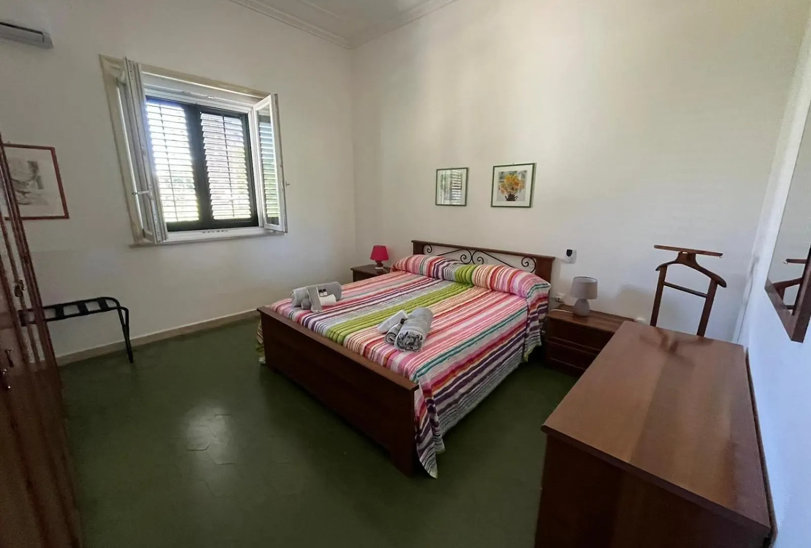Villa Serrano Palermo 0*,  Italy